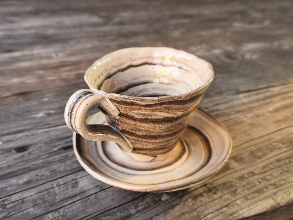 Keramická šálka na kávu espresso - lungo - ristretto 70 ml – Unikát! - béžovo-hnedá ručná výroba – modelovaná