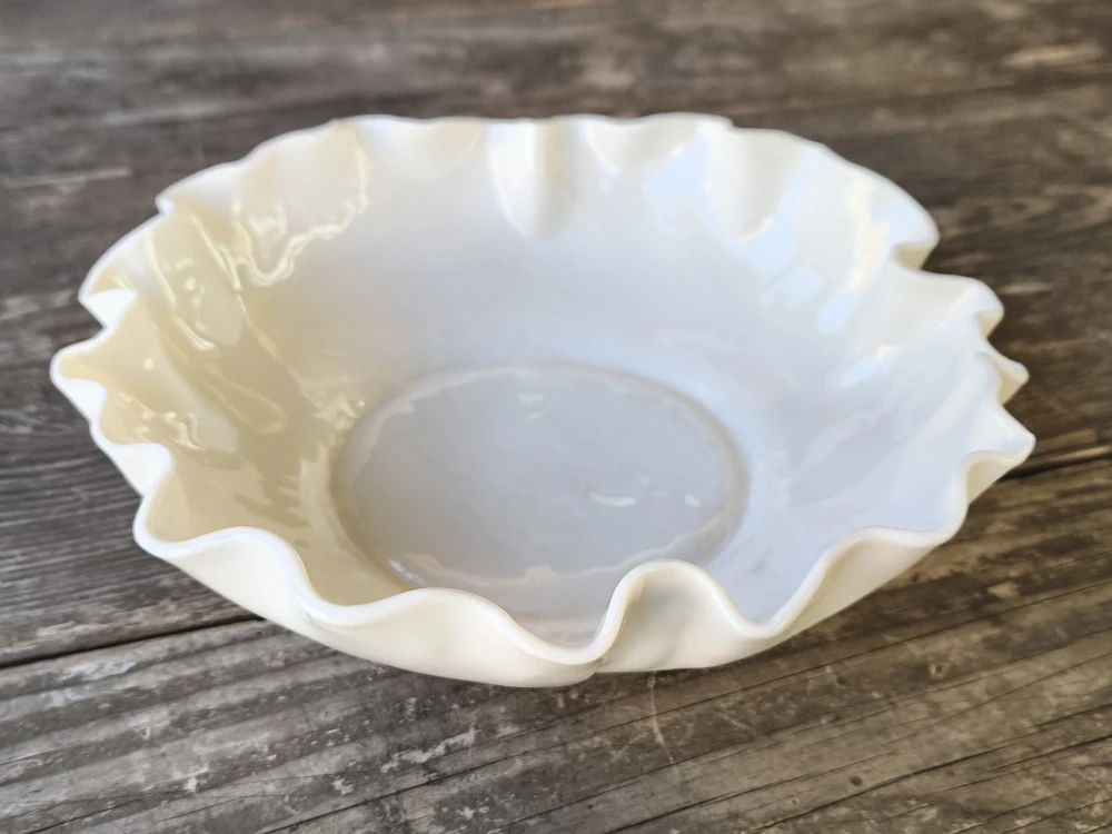 Exkluzívna autorská porcelánová misa – „biele zlato“ v čistej organickej forme